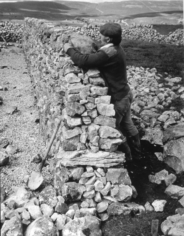 Dry stone waller