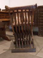 'Scissors' Chair