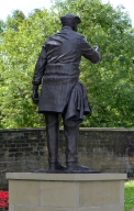 Sculpture of Dickie Bird